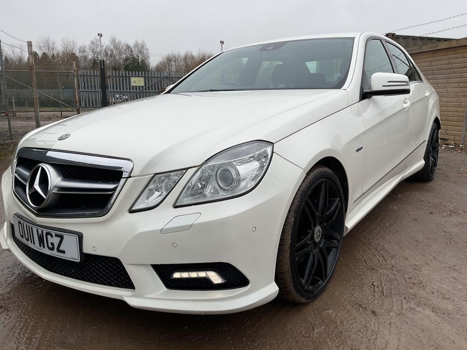 Used Mercedes-Benz E Class 2011 for sale - 77214820: Photo 3