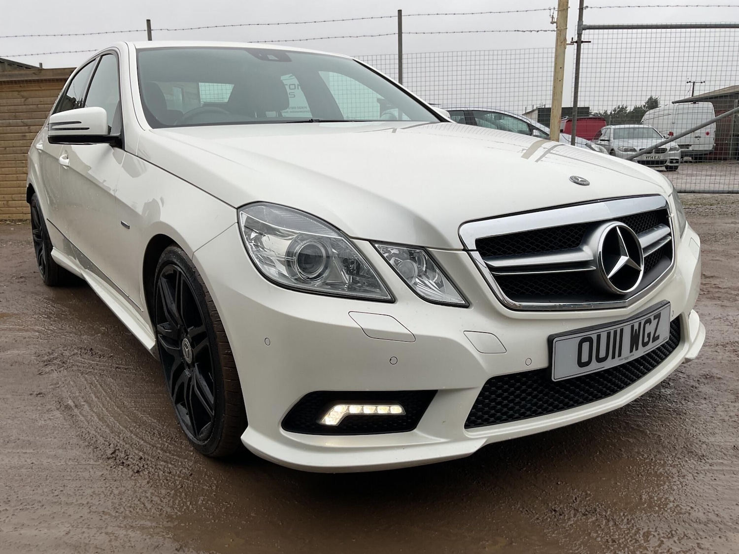 Used Mercedes-Benz E Class 2011 for sale - 77214820: Photo 5