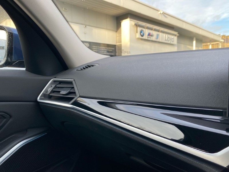 Used BMW 3 Series 2023 for sale - 76981085: Photo 32