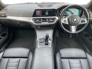 Used BMW 3 Series 2021 for sale - 76982280: Photo