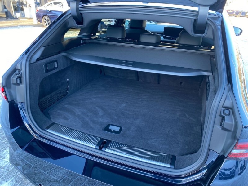 Used BMW 5 Series 2025 for sale - 77113025: Photo 38