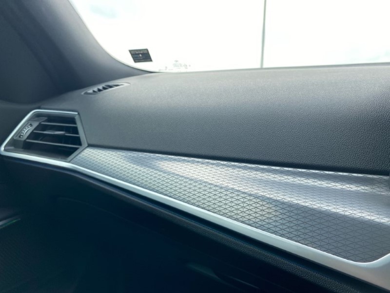 Used BMW 3 Series 2025 for sale - 77001392: Photo 32