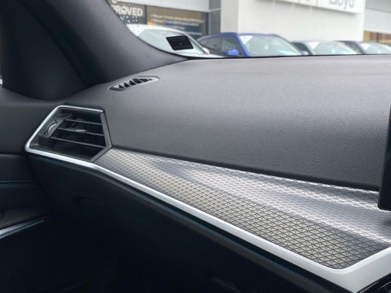 Used BMW 3 Series 2023 for sale - 77353893: Photo 32