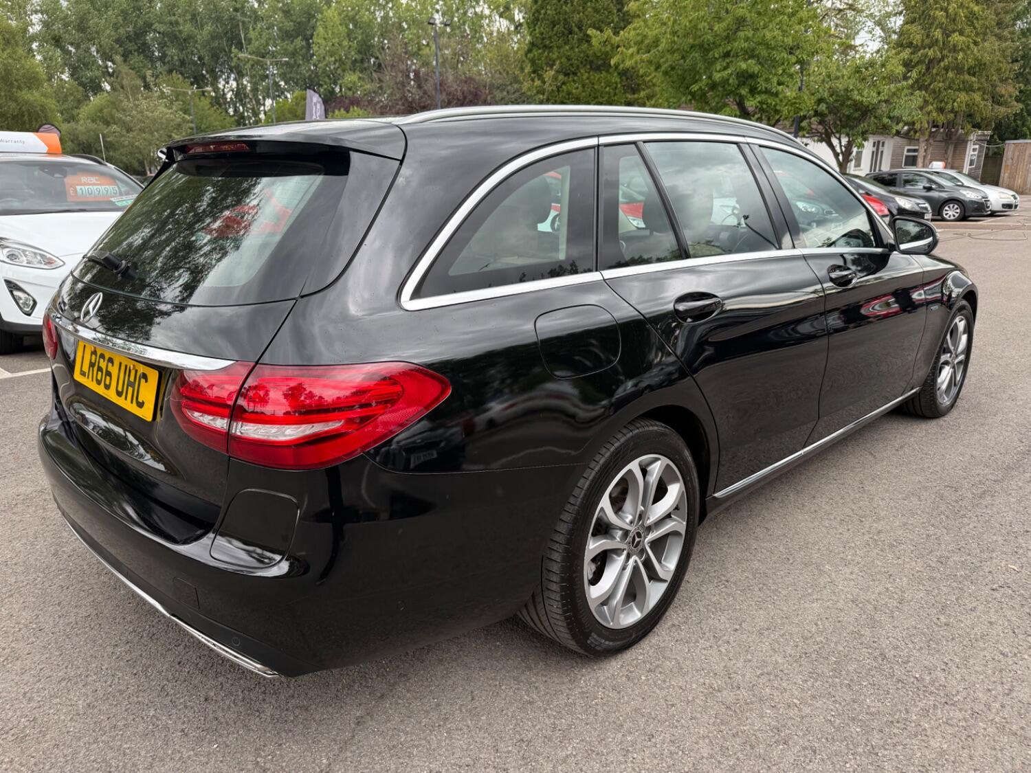 Used Mercedes-Benz C Class 2016 for sale - 77521936: Photo 6