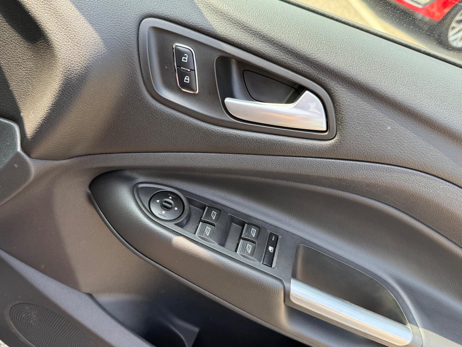 Used Ford Kuga 2016 for sale - 76369290: Photo 46