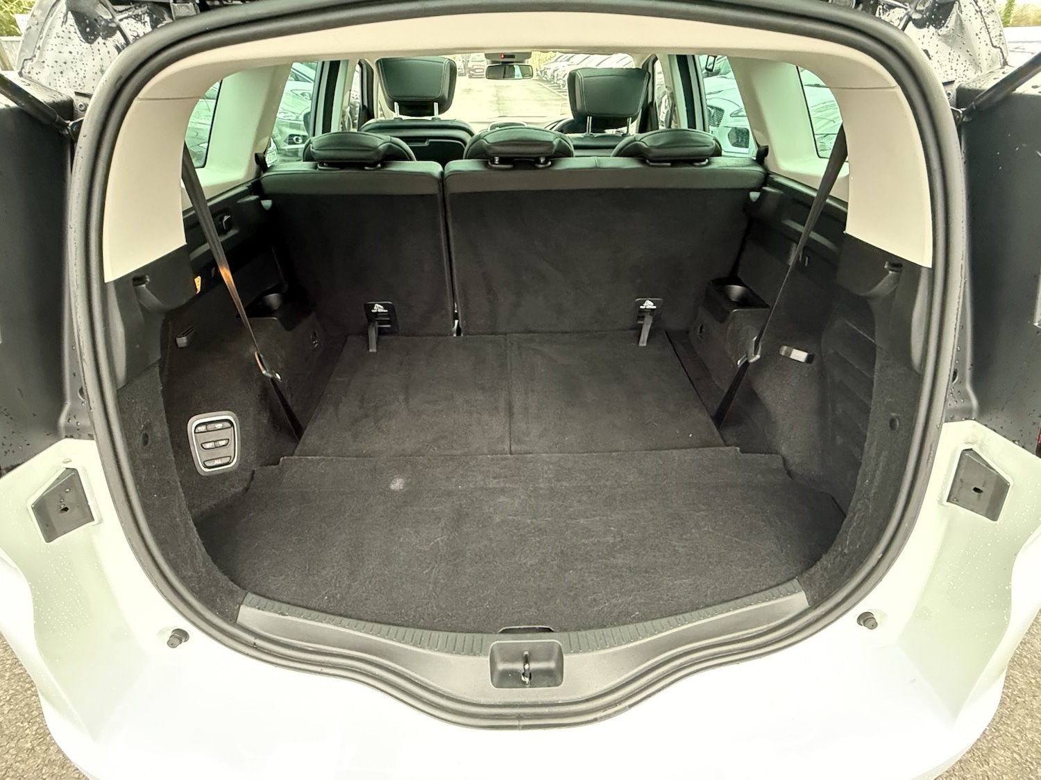 Used Renault Grand Scenic 2020 for sale - 76951075: Photo 16