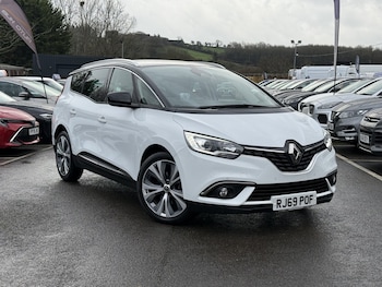 Renault Grand Scenic feature image