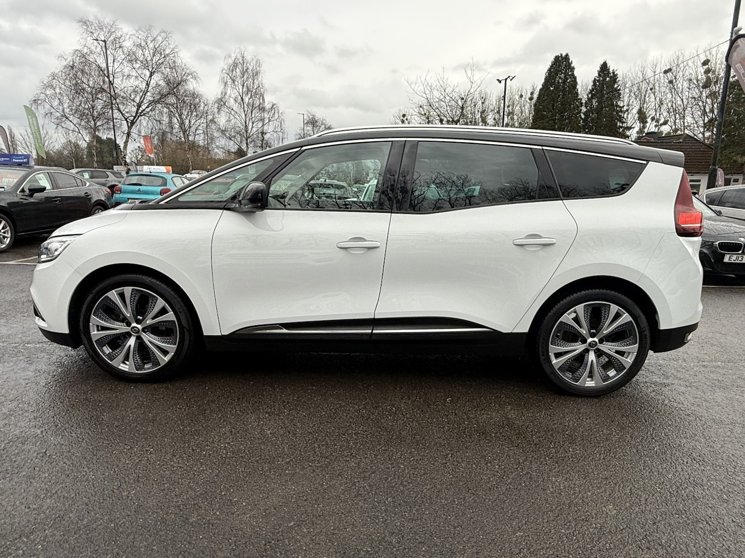 Used Renault Grand Scenic 2020 for sale - 76951075: Photo 9