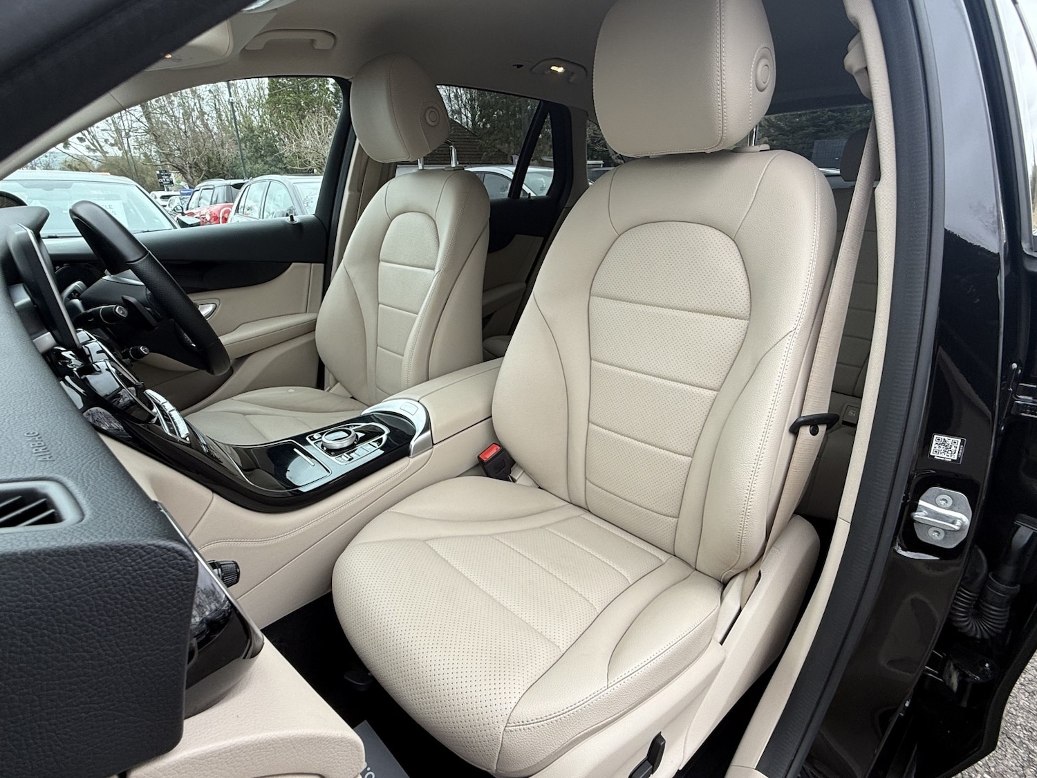 Used Mercedes-Benz GLC 2019 for sale - 77635354: Photo 44