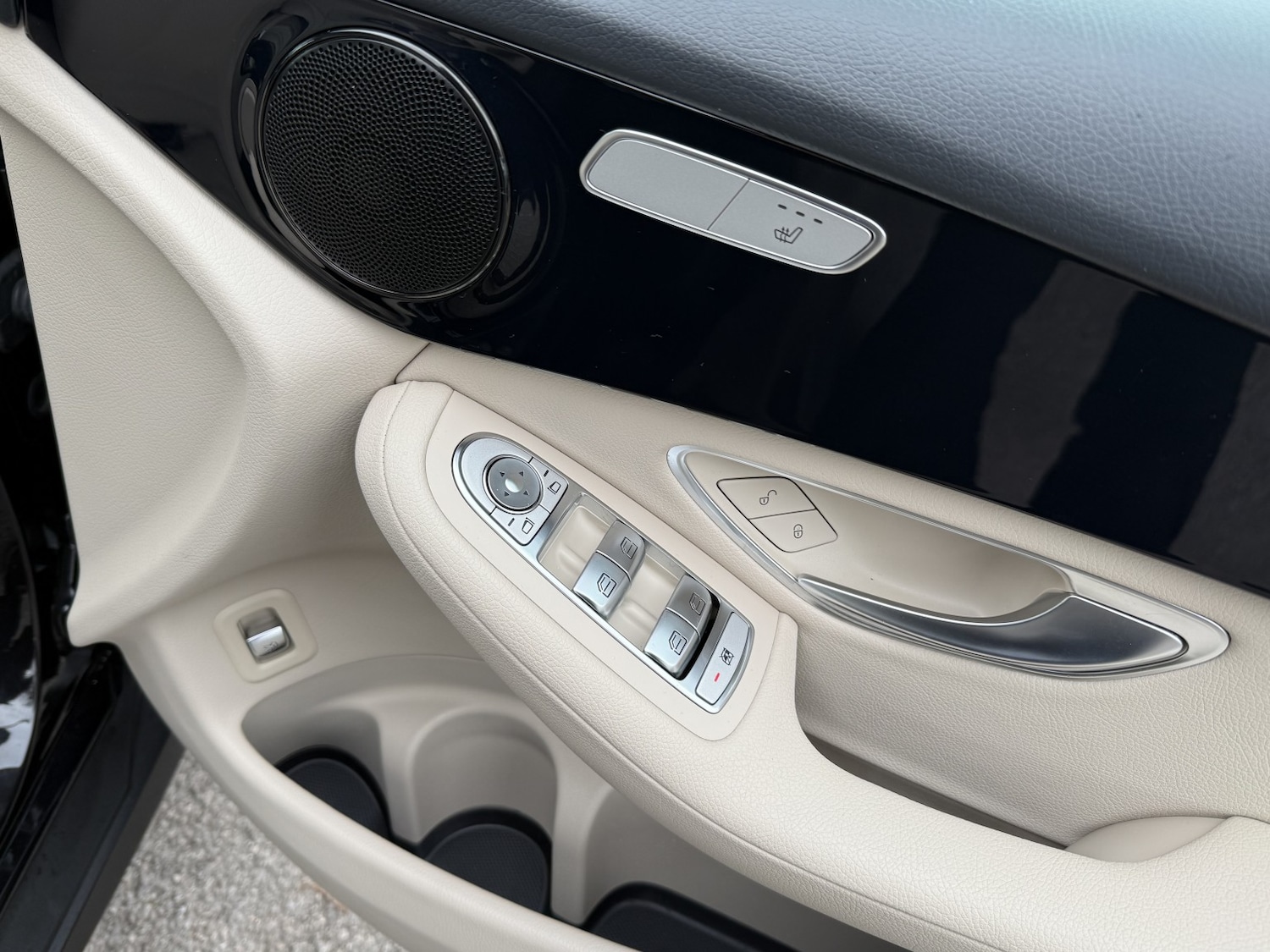 Used Mercedes-Benz GLC 2019 for sale - 77635354: Photo 47