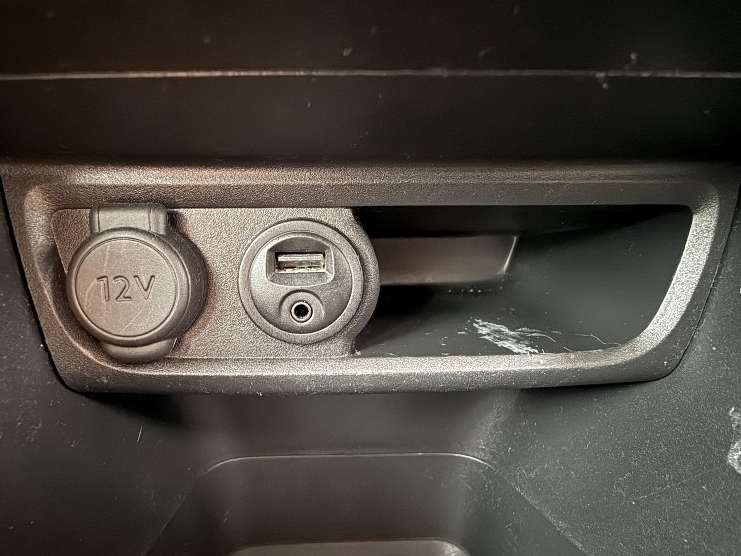 Used Peugeot 208 2014 for sale - 77166139: Photo 31