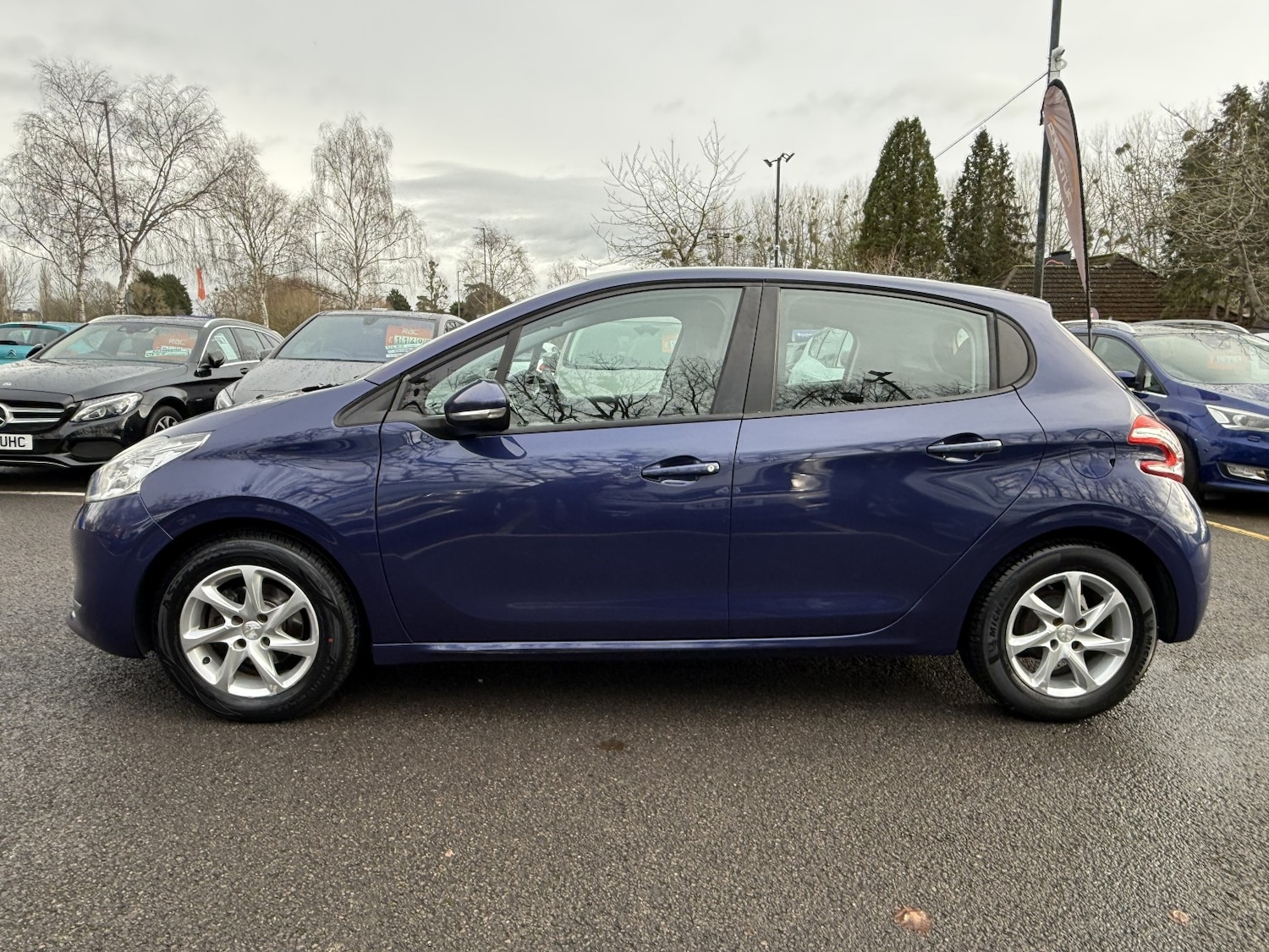 Used Peugeot 208 2014 for sale - 77166139: Photo 9