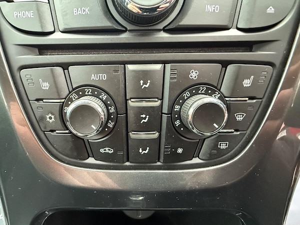 Used Vauxhall Astra 2013 for sale - 76082789: Photo 30