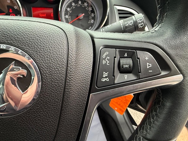 Used Vauxhall Astra 2013 for sale - 76082789: Photo 32