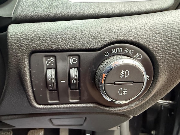Used Vauxhall Astra 2013 for sale - 76082789: Photo 44