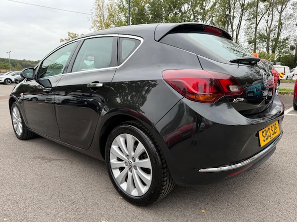 Used Vauxhall Astra 2013 for sale - 76082789: Photo 8