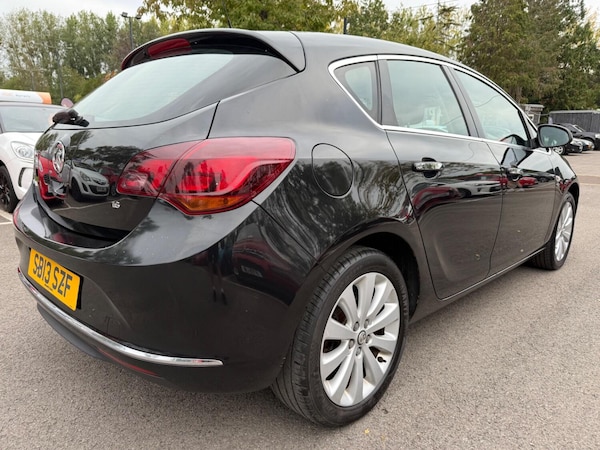 Used Vauxhall Astra 2013 for sale - 76082789: Photo 9