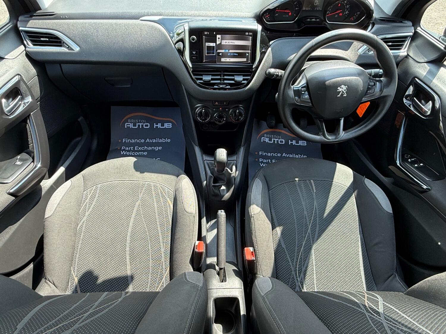 Used Peugeot 208 2012 for sale - 76793387: Photo 11