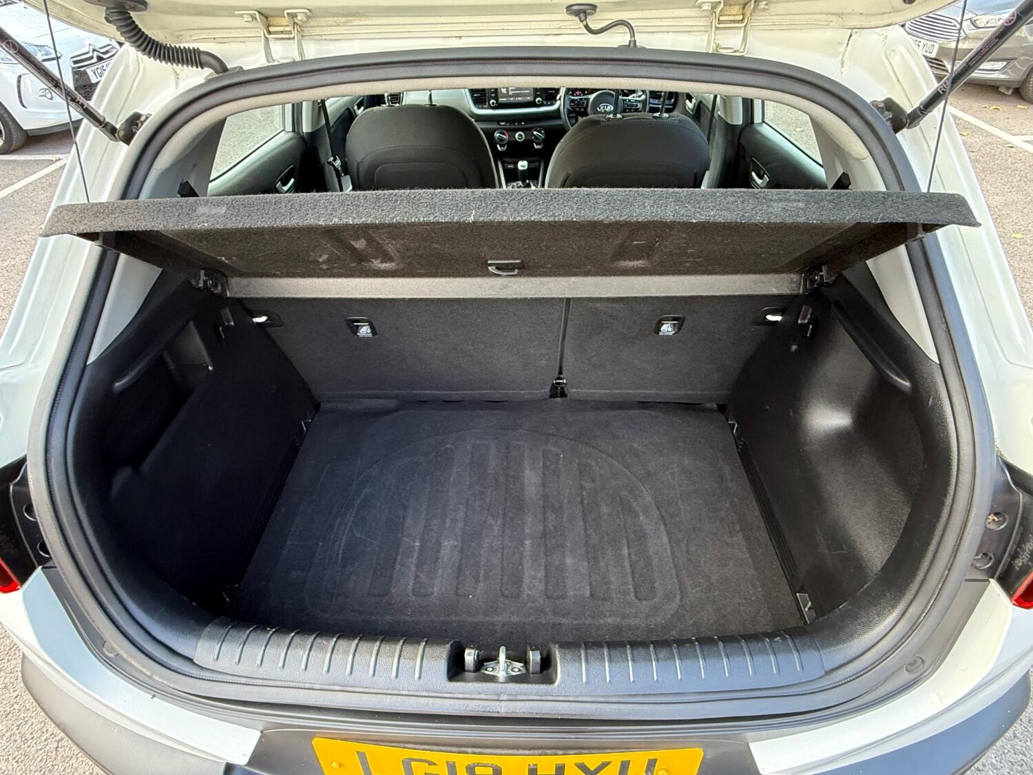 Used Kia Stonic 2018 for sale - 76793354: Photo 16