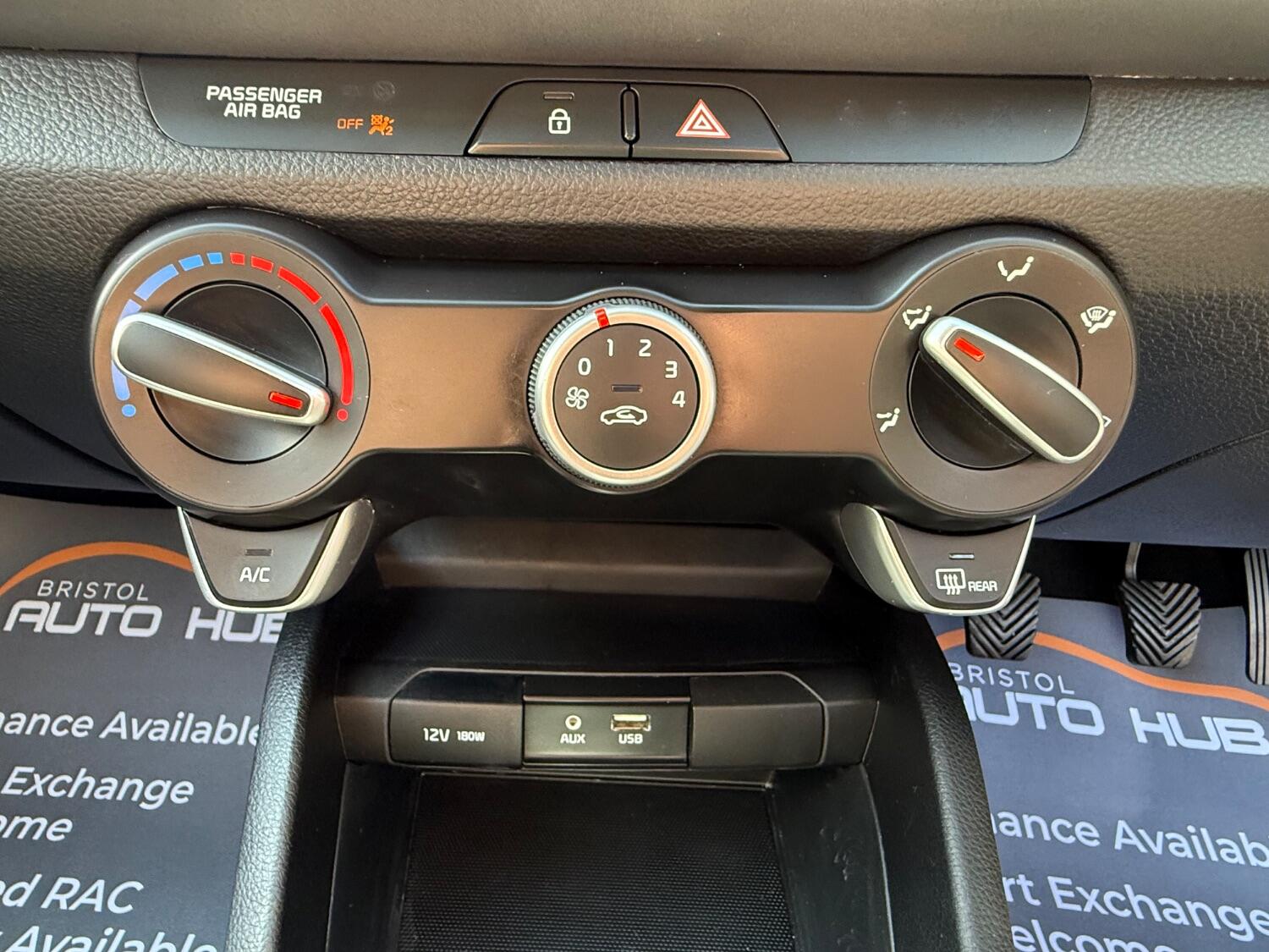 Used Kia Stonic 2018 for sale - 76793354: Photo 31