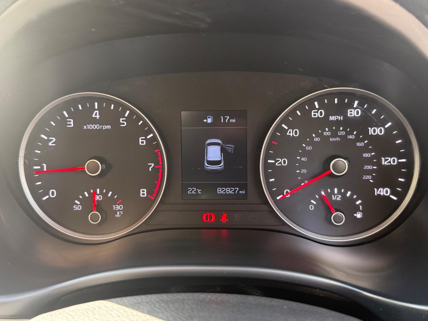 Used Kia Stonic 2018 for sale - 76793354: Photo 45