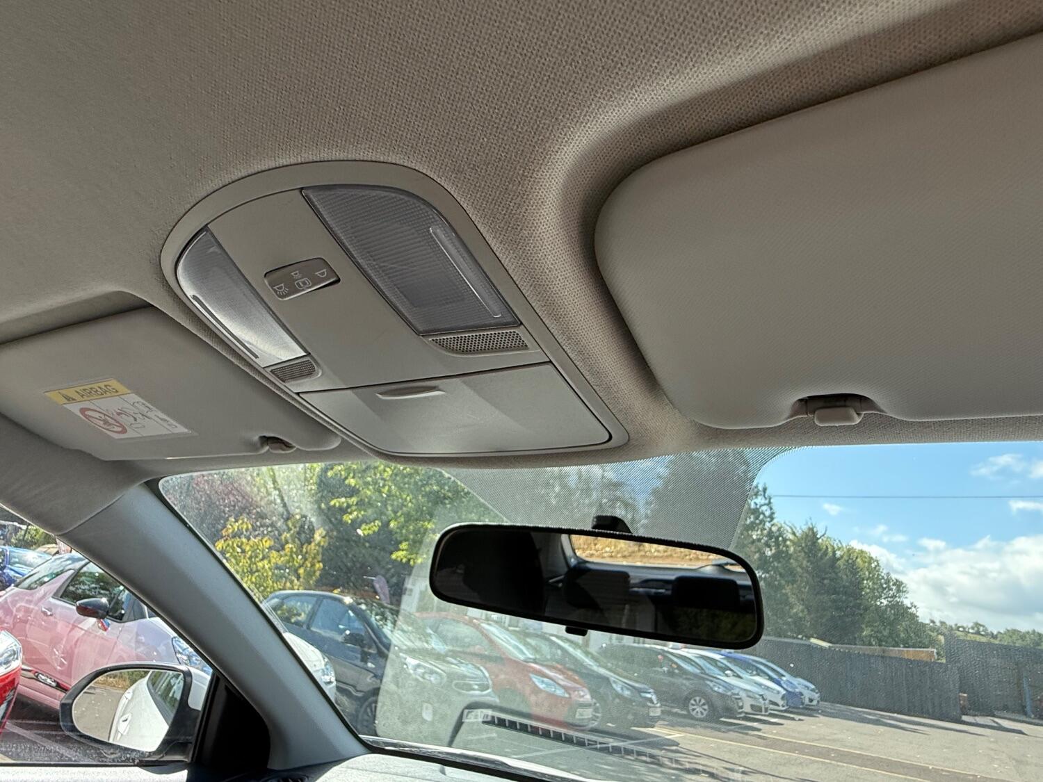 Used Kia Stonic 2018 for sale - 76793354: Photo 46