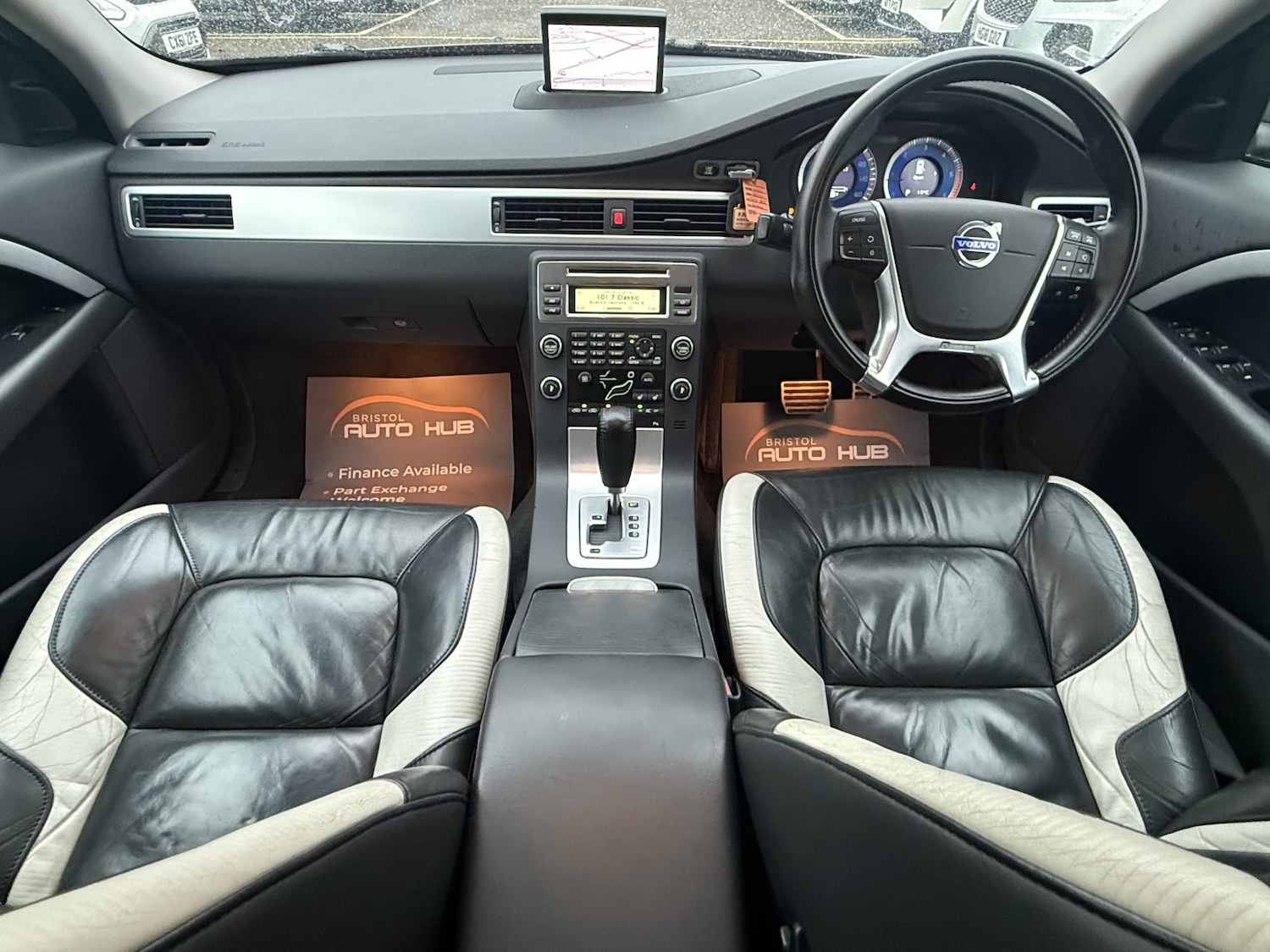 Used Volvo V70 2010 for sale - 77535901: Photo 11