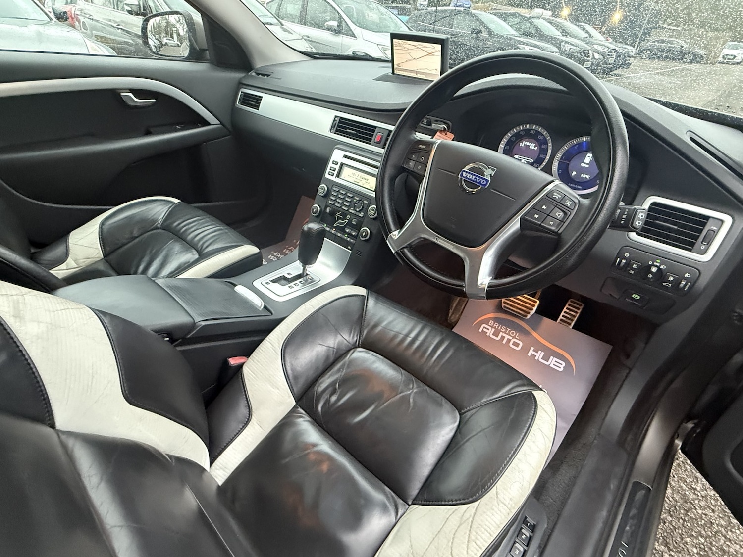 Used Volvo V70 2010 for sale - 77535901: Photo 12