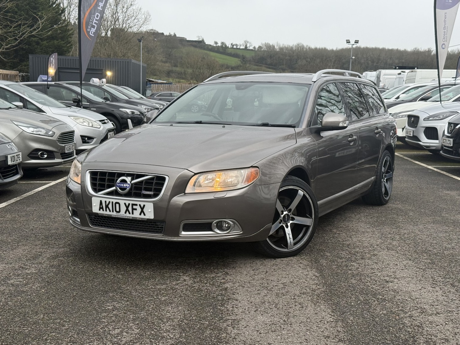 Used Volvo V70 2010 for sale - 77535901: Photo 2