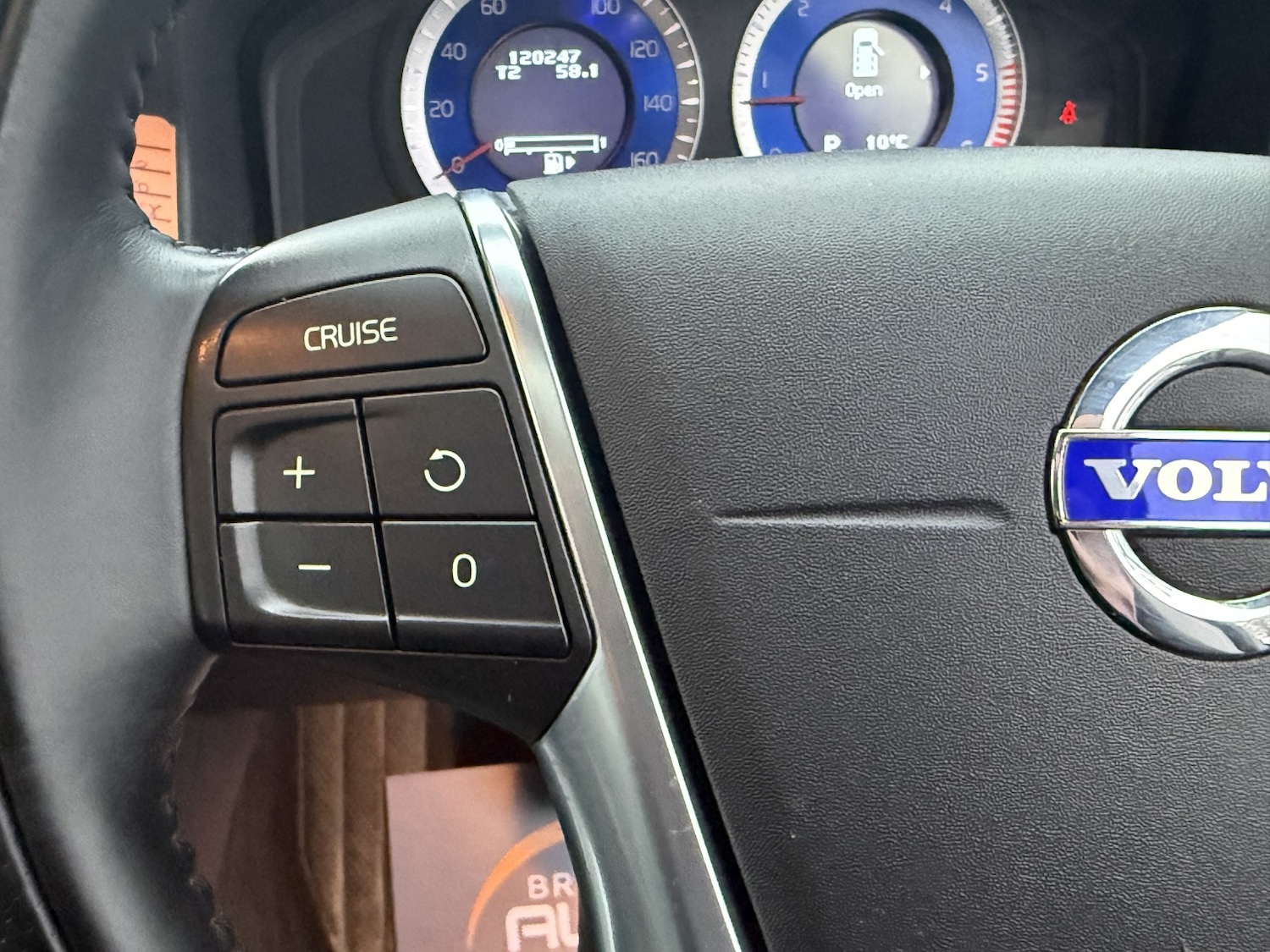 Used Volvo V70 2010 for sale - 77535901: Photo 32