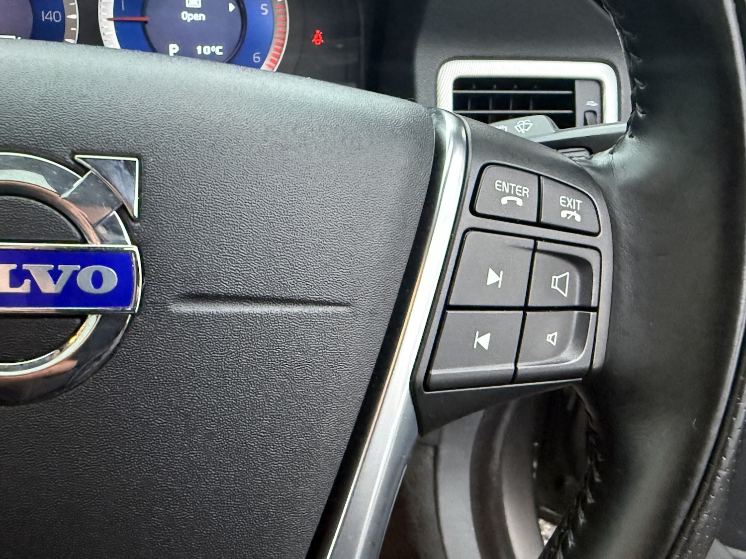 Used Volvo V70 2010 for sale - 77535901: Photo 33