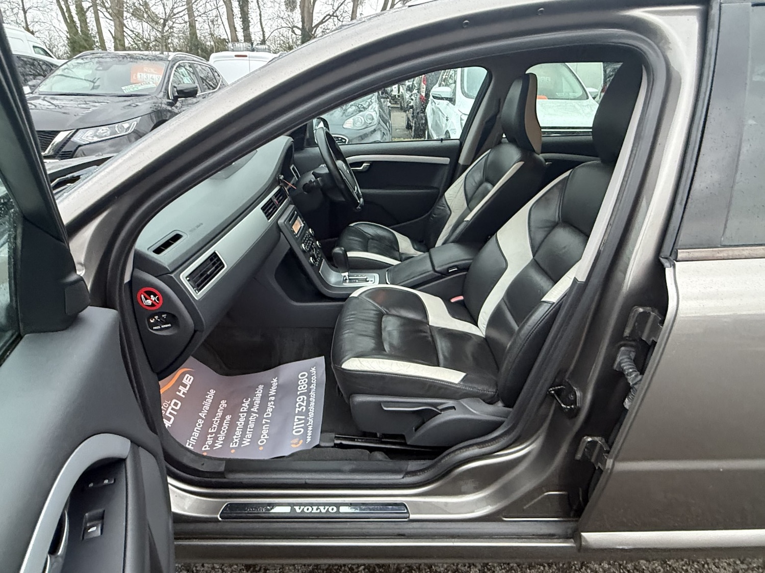 Used Volvo V70 2010 for sale - 77535901: Photo 43