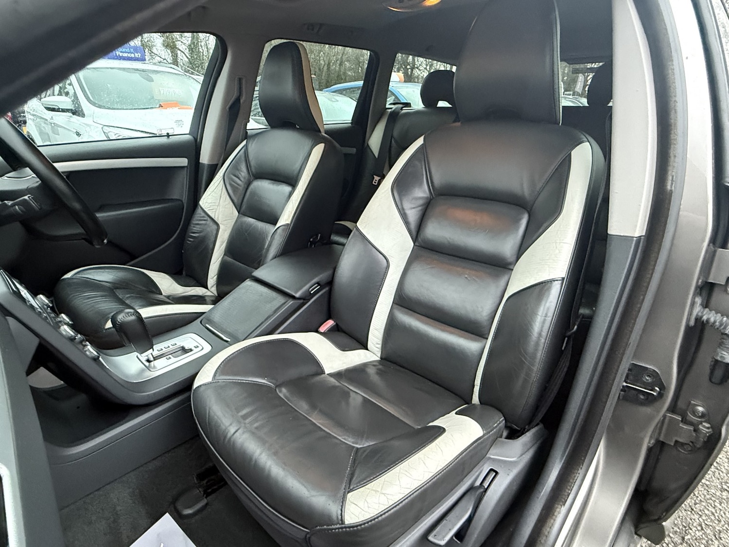 Used Volvo V70 2010 for sale - 77535901: Photo 44