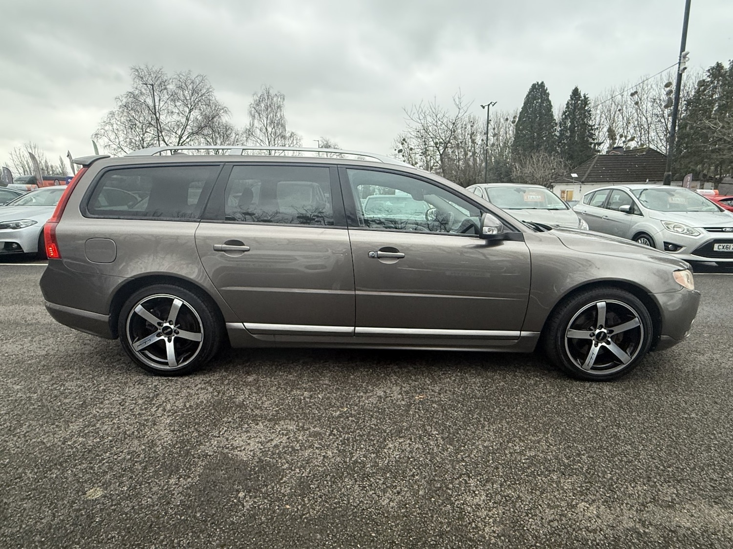 Used Volvo V70 2010 for sale - 77535901: Photo 6