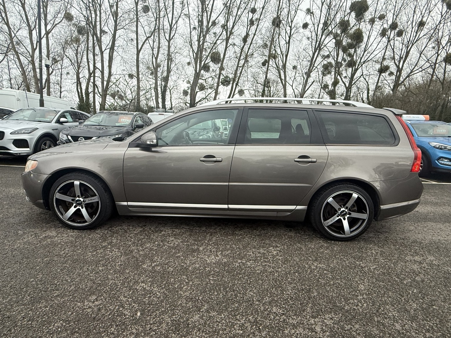 Used Volvo V70 2010 for sale - 77535901: Photo 7