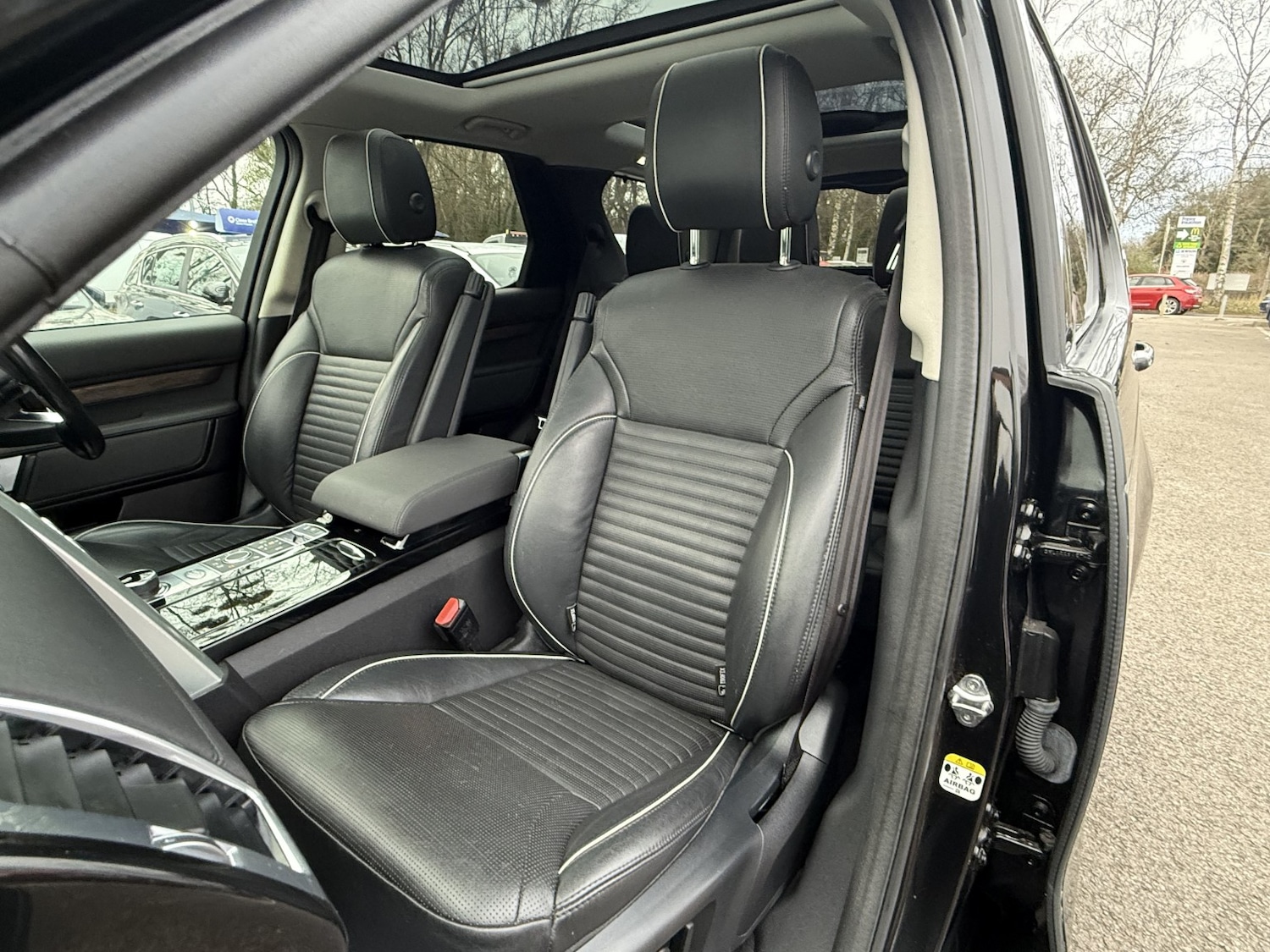 Used Land Rover Discovery 2019 for sale - 77636944: Photo 40