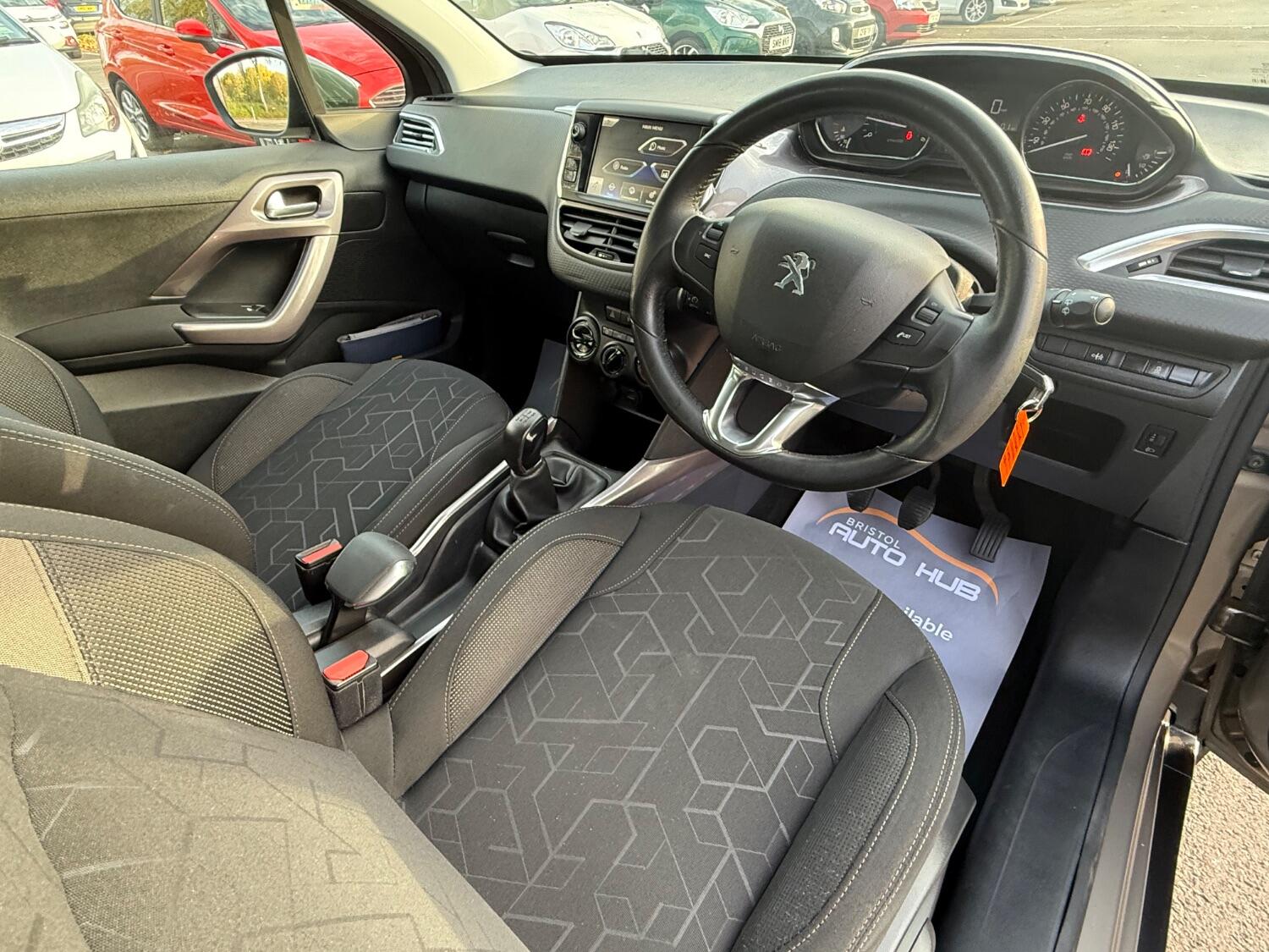 Used Peugeot 2008 2014 for sale - 76387346: Photo 11