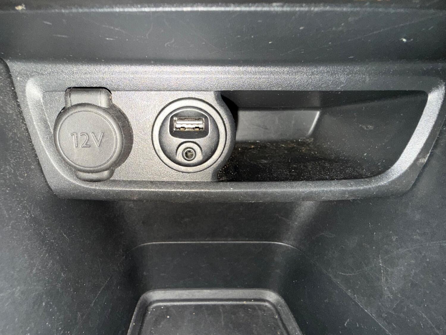 Used Peugeot 2008 2014 for sale - 76387346: Photo 32