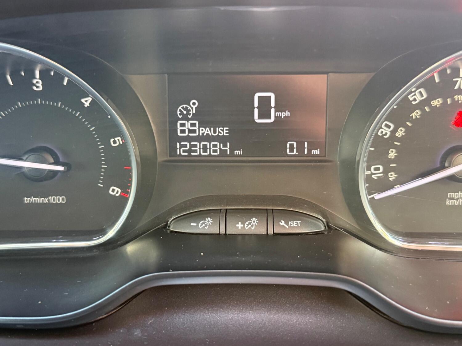 Used Peugeot 2008 2014 for sale - 76387346: Photo 51