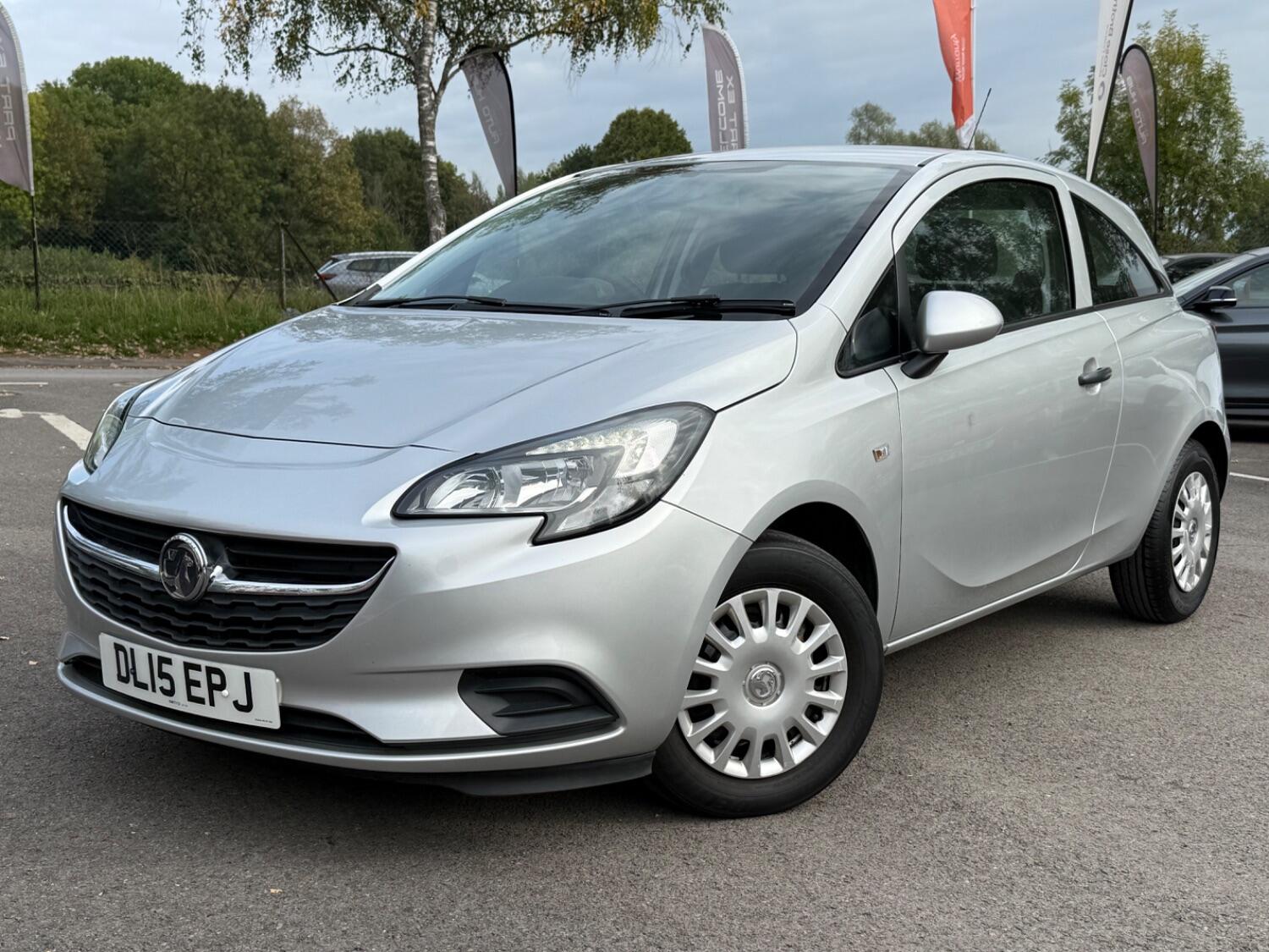 Used Vauxhall Corsa 2015 for sale - 76769645: Photo 2