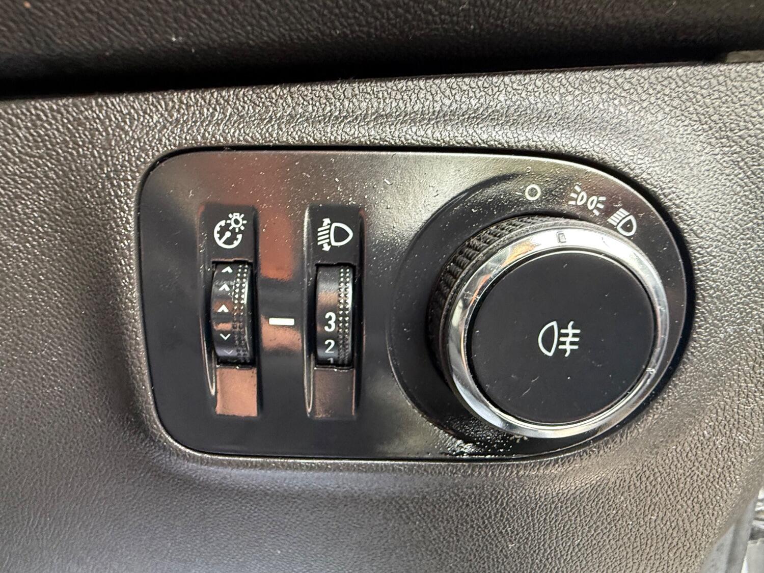 Used Vauxhall Corsa 2015 for sale - 76769645: Photo 41