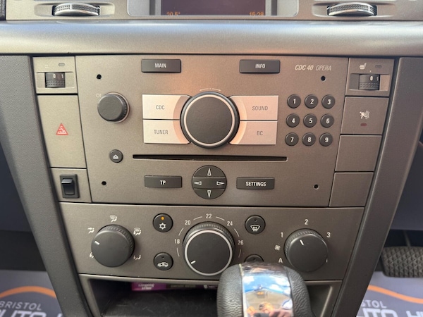 Used Vauxhall Vectra 2007 for sale - 76237253: Photo 26