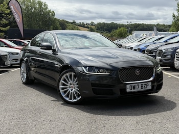 Used Jaguar XE 2017 for sale - 79360144: Photo