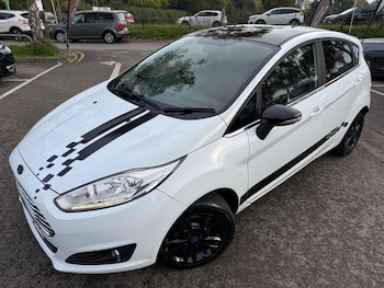 Used Ford Fiesta 2016 for sale - 76149383: Photo
