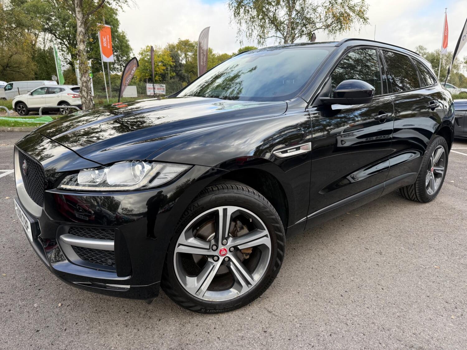 Used Jaguar F-Pace 2018 for sale - 76211775: Photo 4
