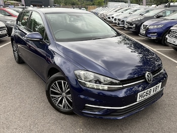 Used Volkswagen Golf 2018 for sale - 78894181: Photo