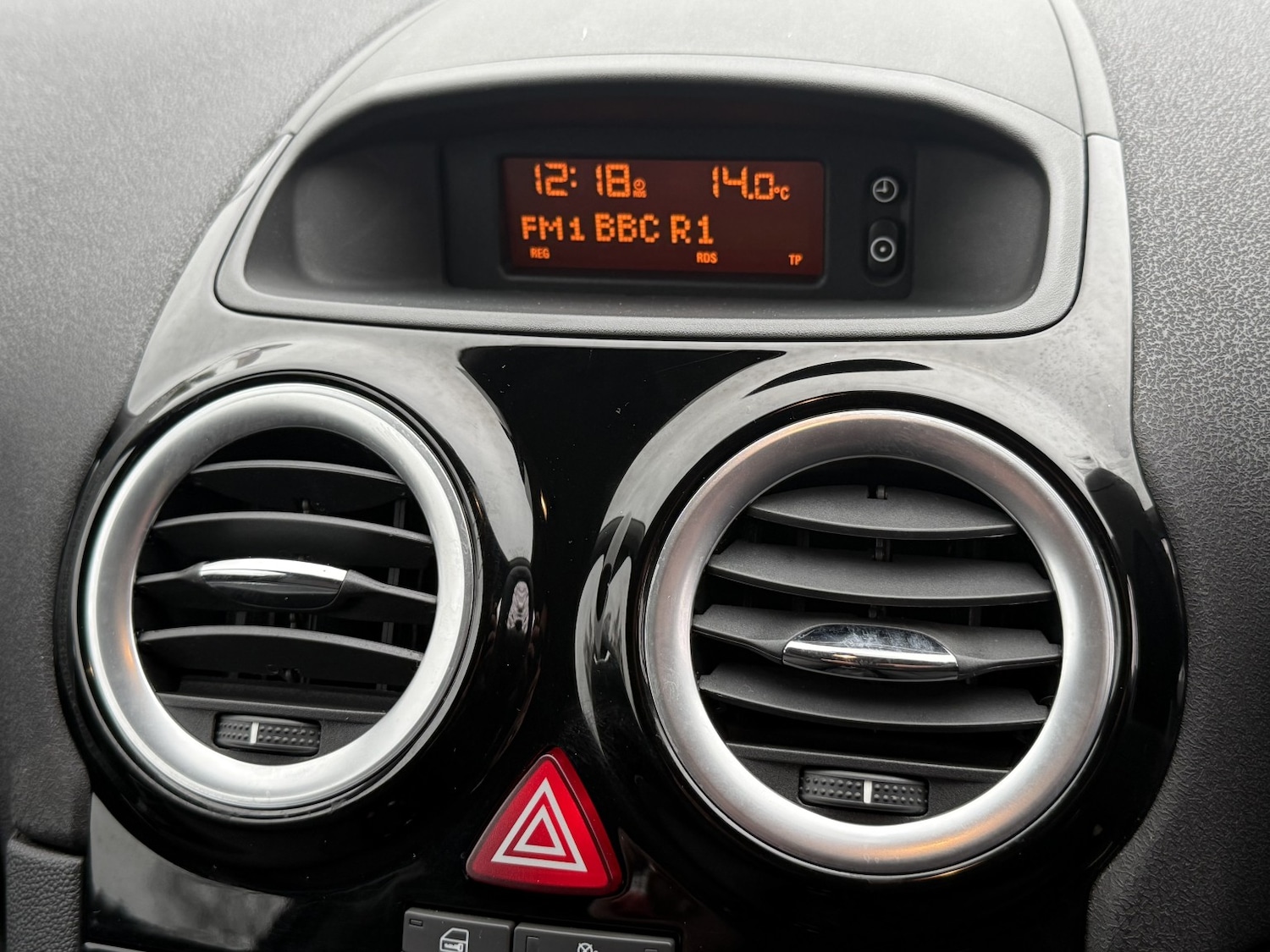 Used Vauxhall Corsa 2011 for sale - 76751886: Photo 29