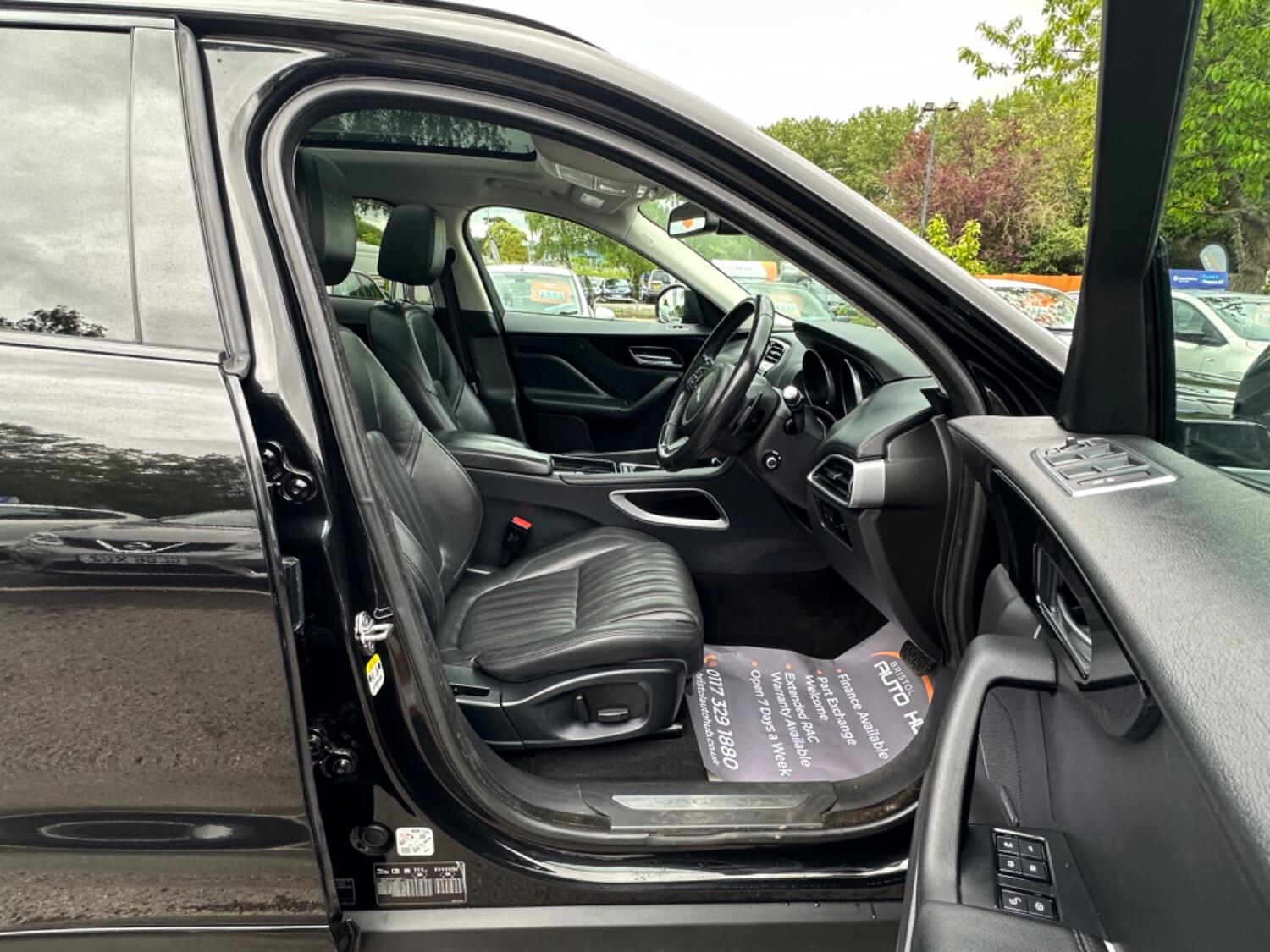 Used Jaguar F-Pace 2017 for sale - 76687275: Photo 13