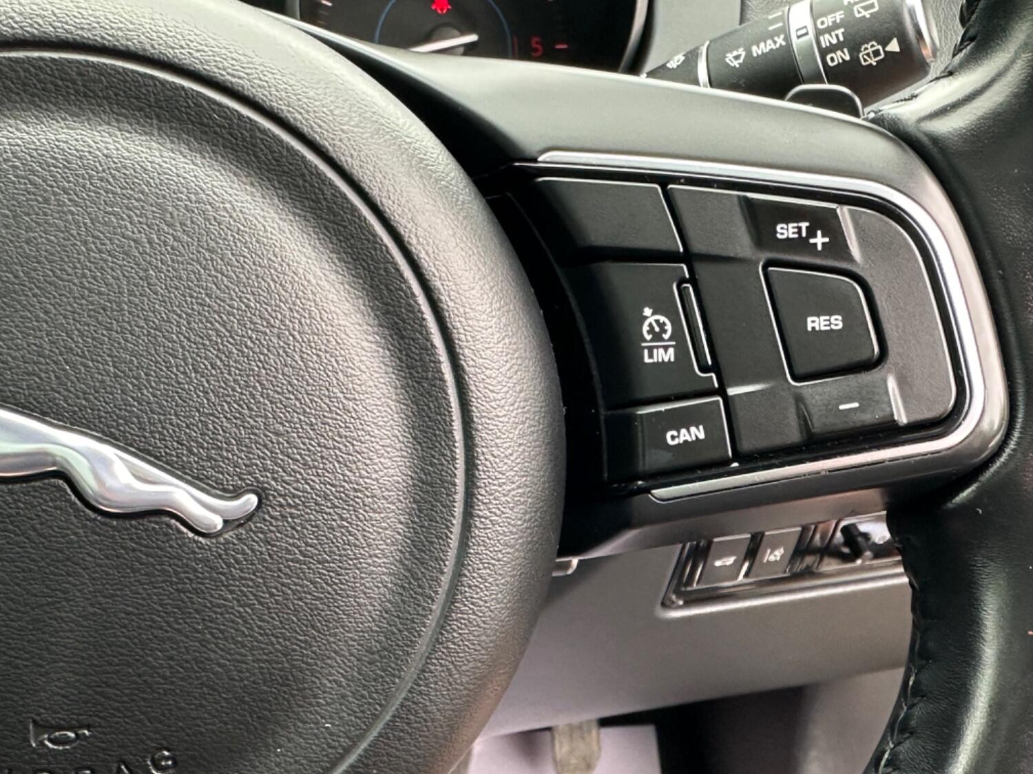 Used Jaguar F-Pace 2017 for sale - 76687275: Photo 34