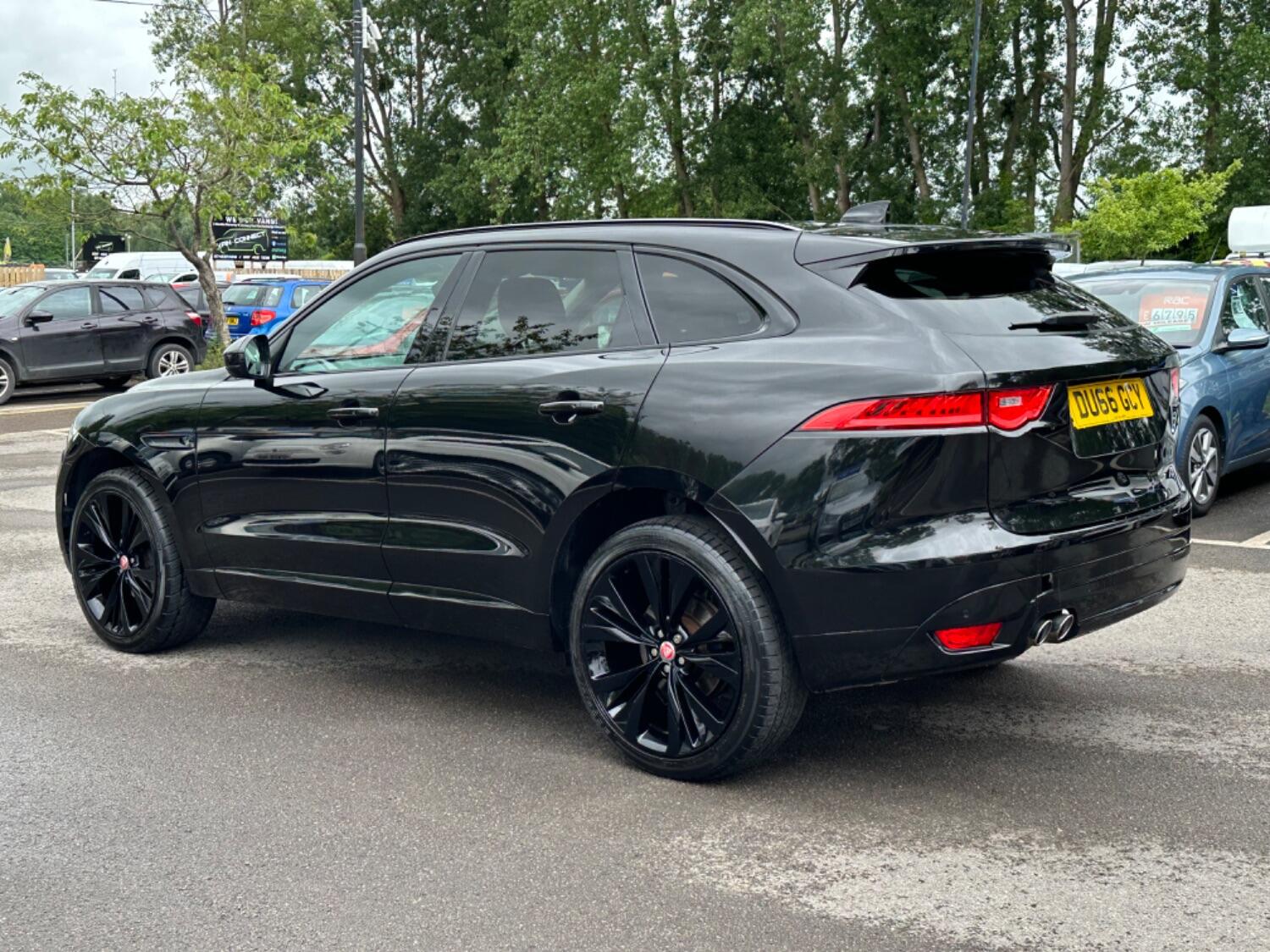 Used Jaguar F-Pace 2017 for sale - 76687275: Photo 38